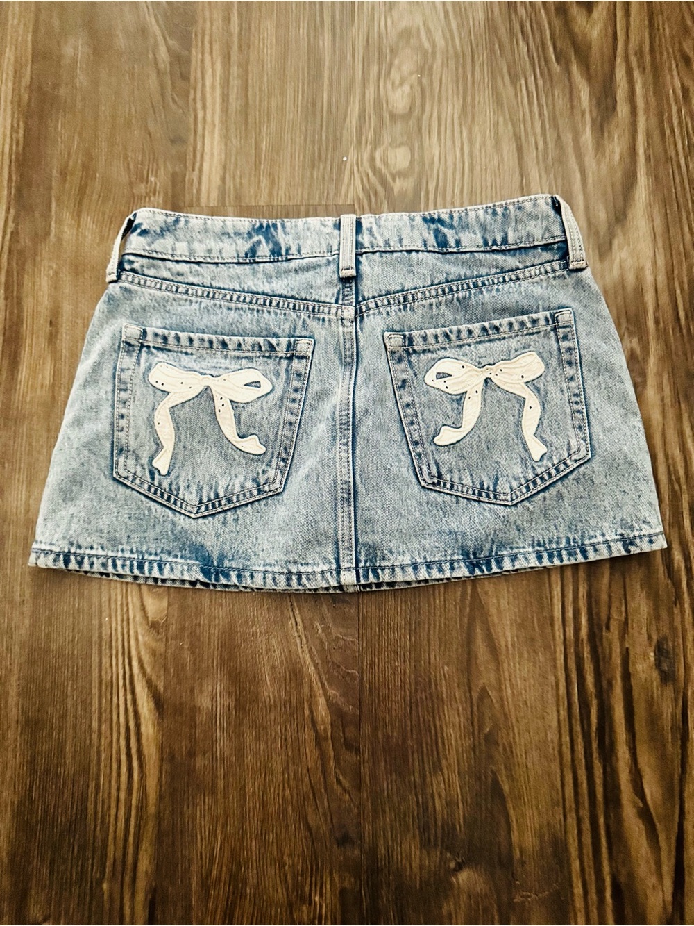 Hollister Y2K Coquette Low Rise Denim Mini Skirt with Bow Detail Sz 2
